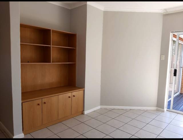 3 BEDROOM TOWNHOUSE RENTED IN LOVEMORE HEIGHTS